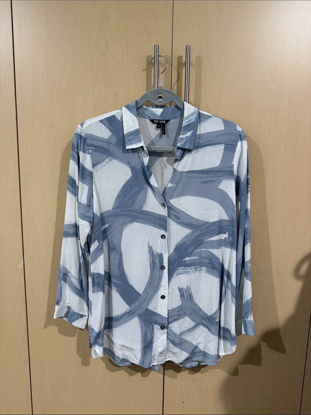 NIC+ZOE Blue and White Abstract Brushstroke Button-Down Top